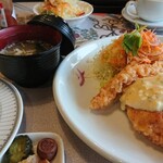 レストラン たのうえ - 名物のチキン南蛮定食