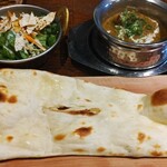 ちきゅうや - 日替わりカレー、サラダ、ナン