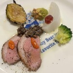 ウエストパパ - 鴨ロース・トリュフのソース、芽キャベツ等添え