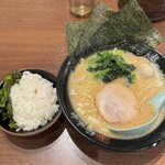 横浜家系ラーメン 極味家 - 