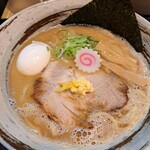 一心屋 - 料理写真:濃厚白みそラーメン 味玉付き