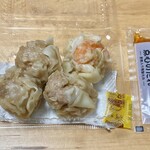 パオパオ - 料理写真:焼売(もち豚2、黒豚1、海老1)