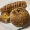 セスト - 料理写真:時計回りにチーズカレーパン、ガッティ、バンビーナ