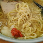 家系ラーメン 近藤家 - おろしにんにくと豆板醤を少し。