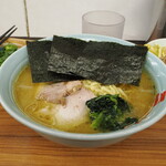 家系ラーメン 近藤家 - ラーメン中盛