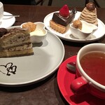 ヴィザヴィ - 飲み物とケーキ1種類、飲み物とケーキ2種類どっちにする？