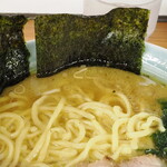 家系ラーメン 近藤家 - 麺とスープ