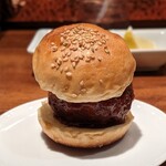 銀座かつかみ - メンチカツバーガー