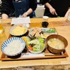 and Co- 酒も食事も