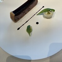 シグネチャー - パテアンクルート ポートワインのジュレ 根セロリと菊芋のクーリ