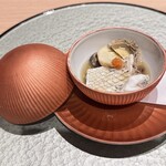 京橋 天冨良と鮨 いしい - 真鯛と鮑のチリ蒸し