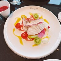 Hills House Dining 33 - オナガ鯛の昆布だしポシェ　ビーツコンソメと羅臼塩昆布味