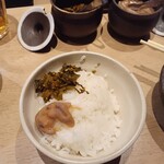 天麩羅 すえ廣 - ご飯に、無料トッピングのイカの塩辛など乗せて頂きます