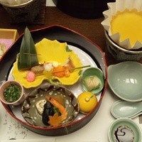 がんこ 高瀬川二条苑 - 『千歳盆』…前菜三点串、鶏肝松風、鯛、カニゼリー、赤魚麹漬け、豆腐味噌漬け、水菜のお浸し、ブリ寿司、おから、大根、海老、いんげん、茄子、人参、湯葉巻きヒロウス～♪(^o^)丿