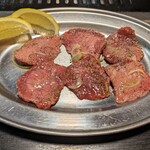 西八焼肉 - 上タン