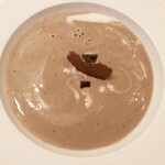 Benoit Alain Ducasse - フランス産栗のスープ：全く甘くないアンジェリーナのモンブランのような、、？なめらかな優しい栗に包まれる。