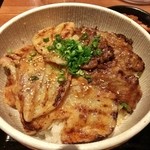 北海道マルハ酒場 - 合盛りカルビ丼（特盛）