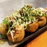 ネギと粉 - 料理写真:九条ネギかけたこ焼き（8個・700円）