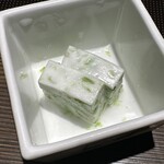 Momofuku - 付出し　アオサ豆腐