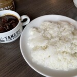 1ポンドのステーキハンバーグ タケル - ランチタイム。ライス&カレー(お代わりOK)