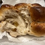 Boulangerie Bonheur - くるみパン 中