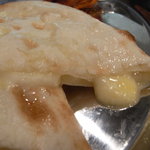 インドダイニング　シャルマ - チーズ入りナン