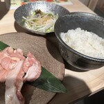 近江焼肉ホルモンすだく - セセリ＆トントロ定食