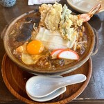 煮込みうどん かに屋 - 味噌煮込みうどん全部入