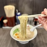 久留米ラーメンふくの家 - 麺はツルツル