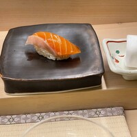 山本進一郎 - サーモンの昆布締め