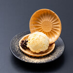 Black honey soybean monaka ice cream