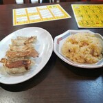 Chuuka Daihanten - チャーハン＆ジャンボ黒豚餃子
