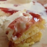 アン スクレ ベース - いちごジャムと生クリームとも相性抜群♪