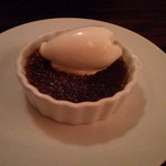 ICARO miyamoto - 「ピスタチオのブリュレ」あくまで濃厚、苦味があって、甘い！