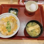 なか卯 - とろたま親子丼 / 京風つけもの＆みそ汁