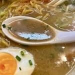 Ramen Yu Duki - 濃いめのスープと細めの麺でいいです♪