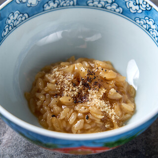 Made with carefully selected shark fin. "Shark fin vinegared rice porridge"