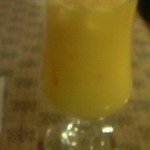 ザエカ - [2013.12]マンゴーラッシー。本物のマンゴーを使用しており、よそのマンゴー濃縮果汁使用のとは味わいと後味が段違いです
