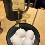 Tsuke Soba Aduchi - 一個サービスの生卵