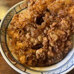 大黒家天麩羅 - 僕は海老天丼とお吸い物を注文した。
      海老天丼は2,200円だ。