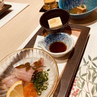 鮨 七海 - 寒鰤、贅沢な突き出しに