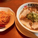 Menya Shiroboshi - 魚節とんこつラーメン　キムチ炒飯のセット