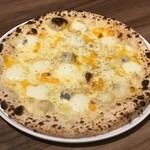 Quattro Formaggi (4 types of cheese)