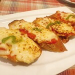 ビストロ アン ファミーユ - バケットピッツァ