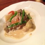 ビストロ テソロン ウナ ベッコ - 仔羊のクリーム煮込み