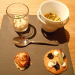 Point - コンテチーズのグジュール・フランス　アキテーヌ産キャビアのタルト・ウニのムース・半熟卵とトリュフ