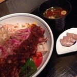 御二九と八さい はちべー - はらみ丼