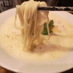 鶏×麦 らら - 自家製ストレート細麺に、濃厚な泡スープが絡んでたまりません！