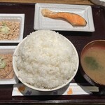 納豆工房せんだい屋 - 納豆食べ放題 鮭定食