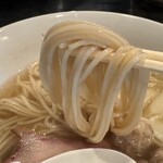 支那ソバ 小むろ - 麺箸あげ